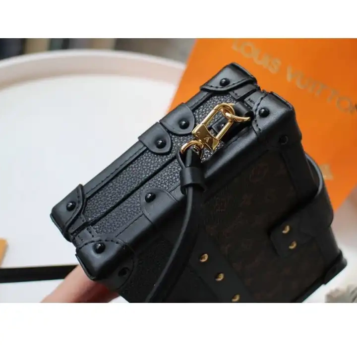 Fashion Reps 206B570006 Bags LV 0508